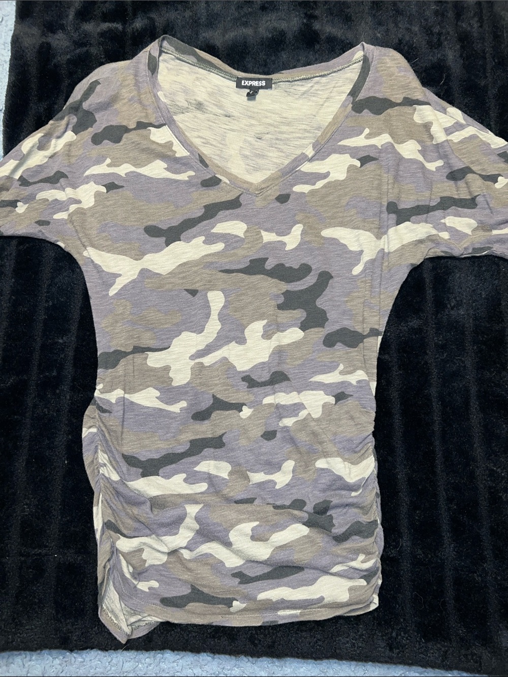 Express women’s Olive, Gray & Black Camo V-Neck Short Sleeve Tee. Ruched sides